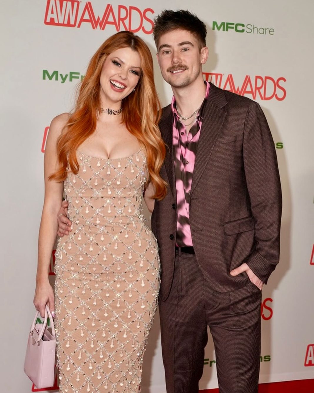 Elly Clutch Fan Casting